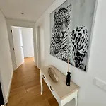 Dream - Everything Deserve! Apartment *